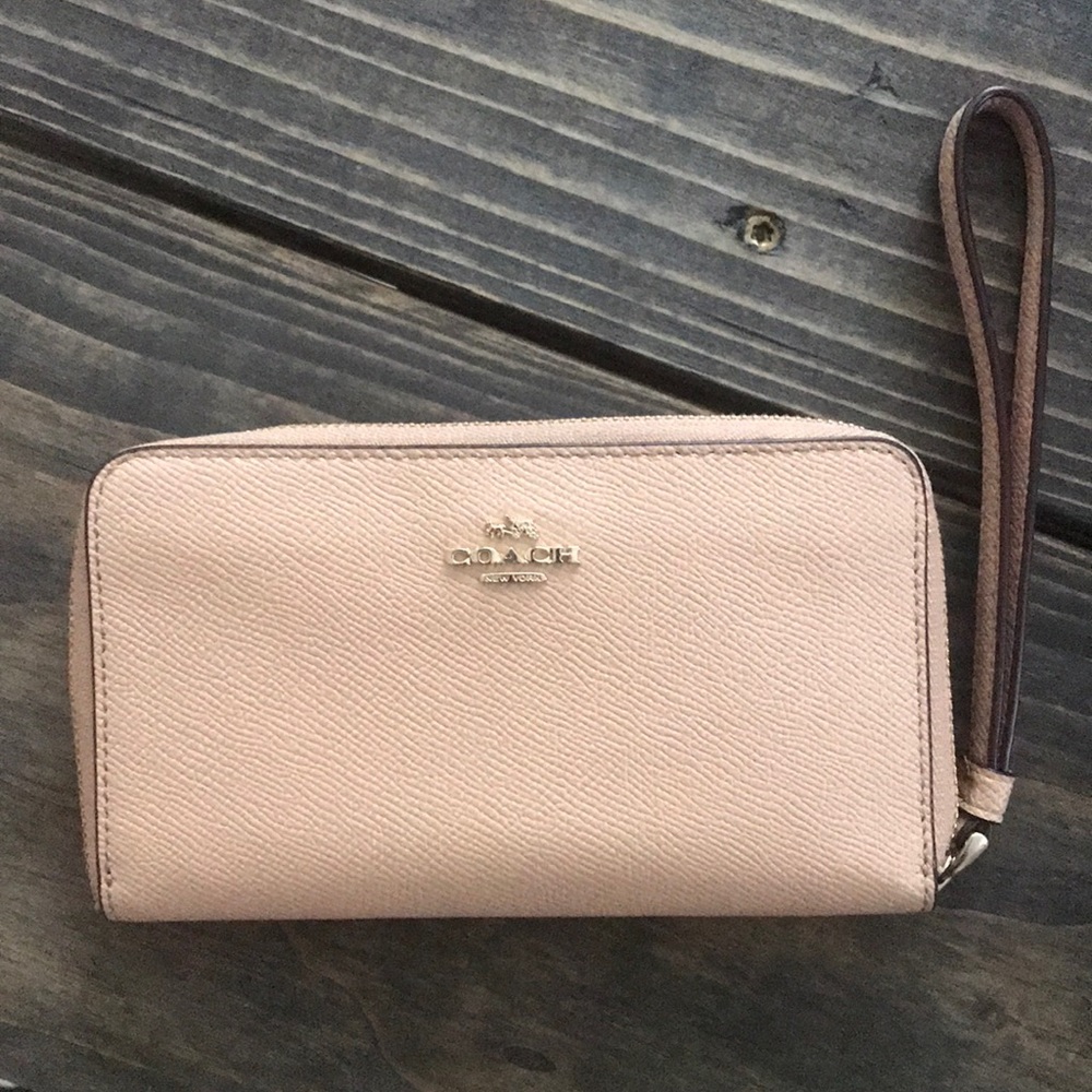 Coach Wristlet. Like New.